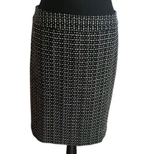 Ann Taylor black & white tweed pencil skirt size 6.